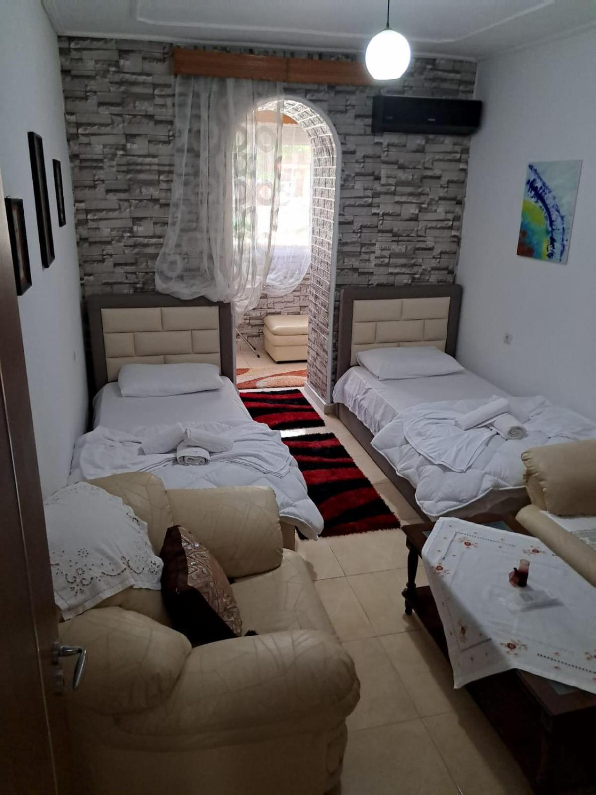 Olivia Guesthouse Gjirokastër Exterior foto
